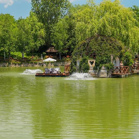 Hotel The Wind Mills Hydropark Gorna Malina Exterior foto